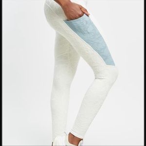 Twenty Montreal 3D leggings